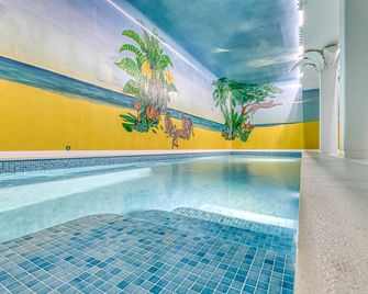 The Pink Elephant Hotel - Sant Feliu de Guixols - Bazén