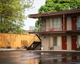 Advance Inn - Niagara Falls
