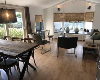 Chalet With a Dishwasher at Bedafse Bergen - Uden - Wohnzimmer