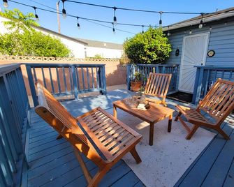 Newly renovated 2 bedroom/1bath with a study and charming outside patio - Torrance - Patio
