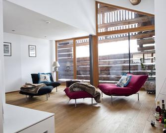 Alpina Lech - Geborgen in den Bergen - Lech am Arlberg - Living room