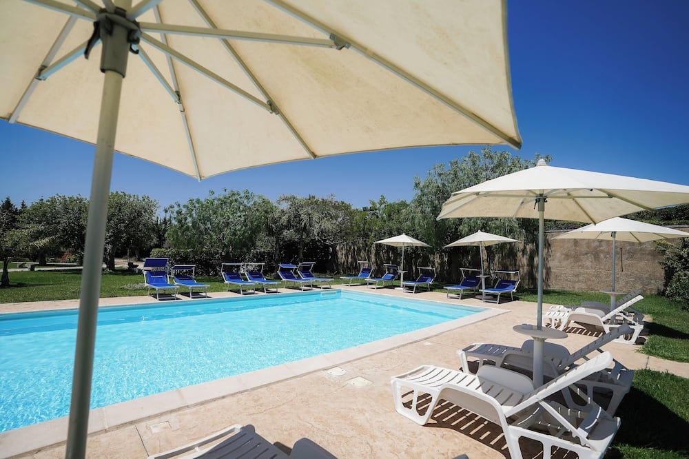 كورتي دي ميلوغراني ريزورت - اوترانتو - حوض السباحة