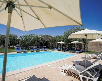 Corte dei Melograni Hotel Resort - אוטרנטו - בריכה