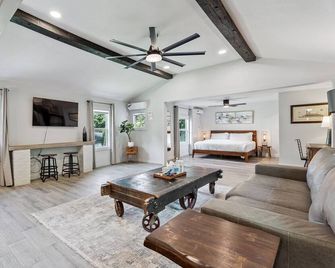 1BR Apt 4 mins St Anthony - Oklahoma City - Living room