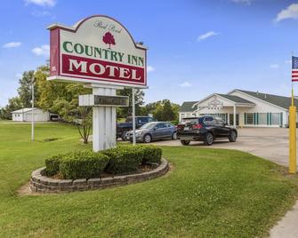 Cozy Petite King Economy Room with Free Parking! - Red Bud - Building