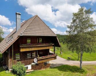 Apartment 'Rösschen' with Shared Garden and Wi-Fi - Schonach im Schwarzwald - Building
