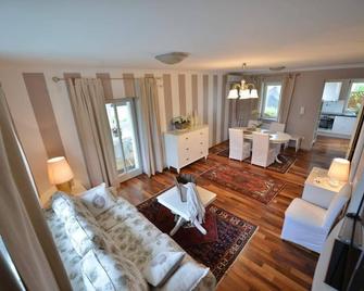 Vacation House Vila Mia - Bled - Huiskamer
