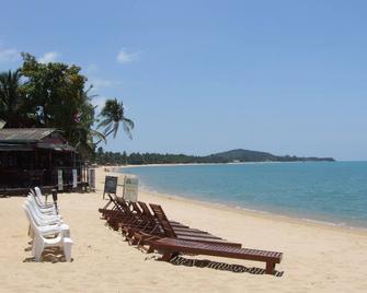 Moonhut Bungalows - Koh Samui - Beach