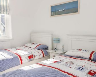 Coastal Cottage - Filey - Bedroom