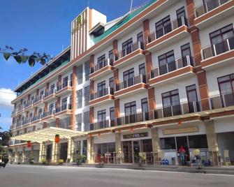 Green Rose Hotel - Lubuk Baja - Building