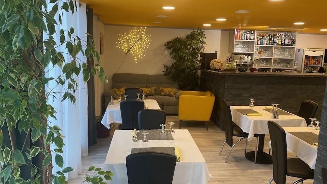 Logis Hôtel La Chaumière