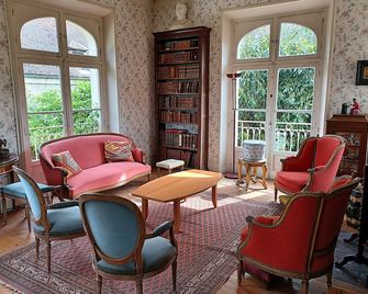 Manoir 19e vallée Chevreuse, 30km de Paris - Le Mesnil-Saint-Denis - Restaurant