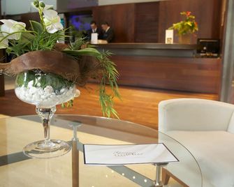 Gran Hotel Albacete - Albacete - Front desk