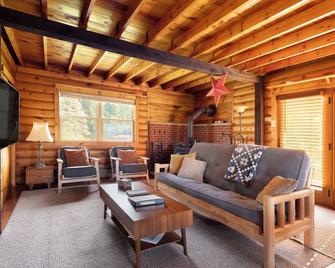 Elk Mountain Vacation Home on 21 Acres - Union Dale - Sala de estar