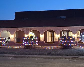 Colonial Inn - Brandon