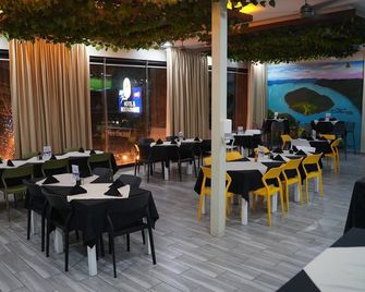 Mi Tierra Aeropuerto Sal Hotel Y Restaurante - San Luis Talpa - Restaurante