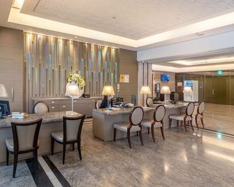 Check Inn Select Taichung Dadun - Taichung City