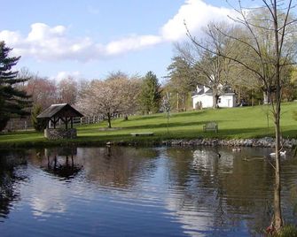 The Inn on the Horse Farm - Sudbury - Outdoor view