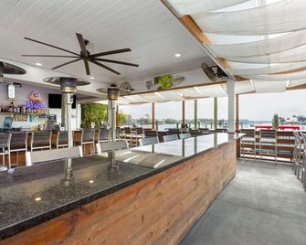 Paddletail Waterfront Lodge - Crystal River - Bar