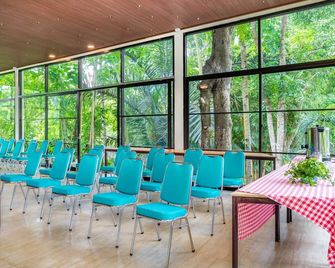 Thalassa Dive & Wellbeing Resort Manado - מאנאדו