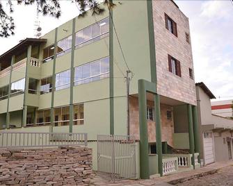 Aliens Palace Hotel - São Thomé das Letras - Gebäude