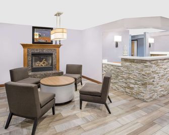Microtel Inn & Suites by Wyndham Ames - Ames - Hall d’entrée