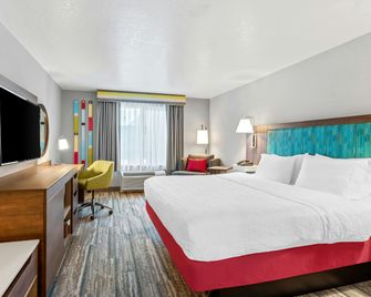Hampton Inn & Suites Lathrop - Lathrop - Bedroom