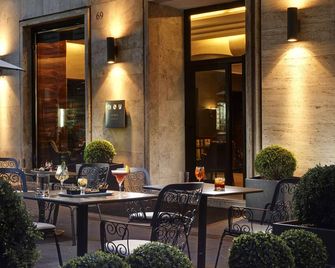 UNA Hotel Roma - רומא - פטיו