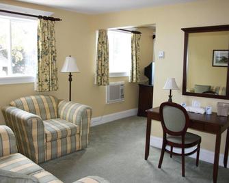 Shining Waters Country Inn - Cavendish