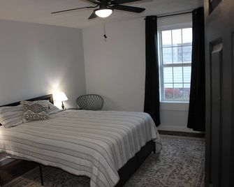 Historic Parkside Home - Walk to Downtown LaGrange - La Grange - Habitación