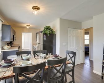 Lovely South Bend Home about 3 Mi to Dtwn and Notre Dame - South Bend - Dining room