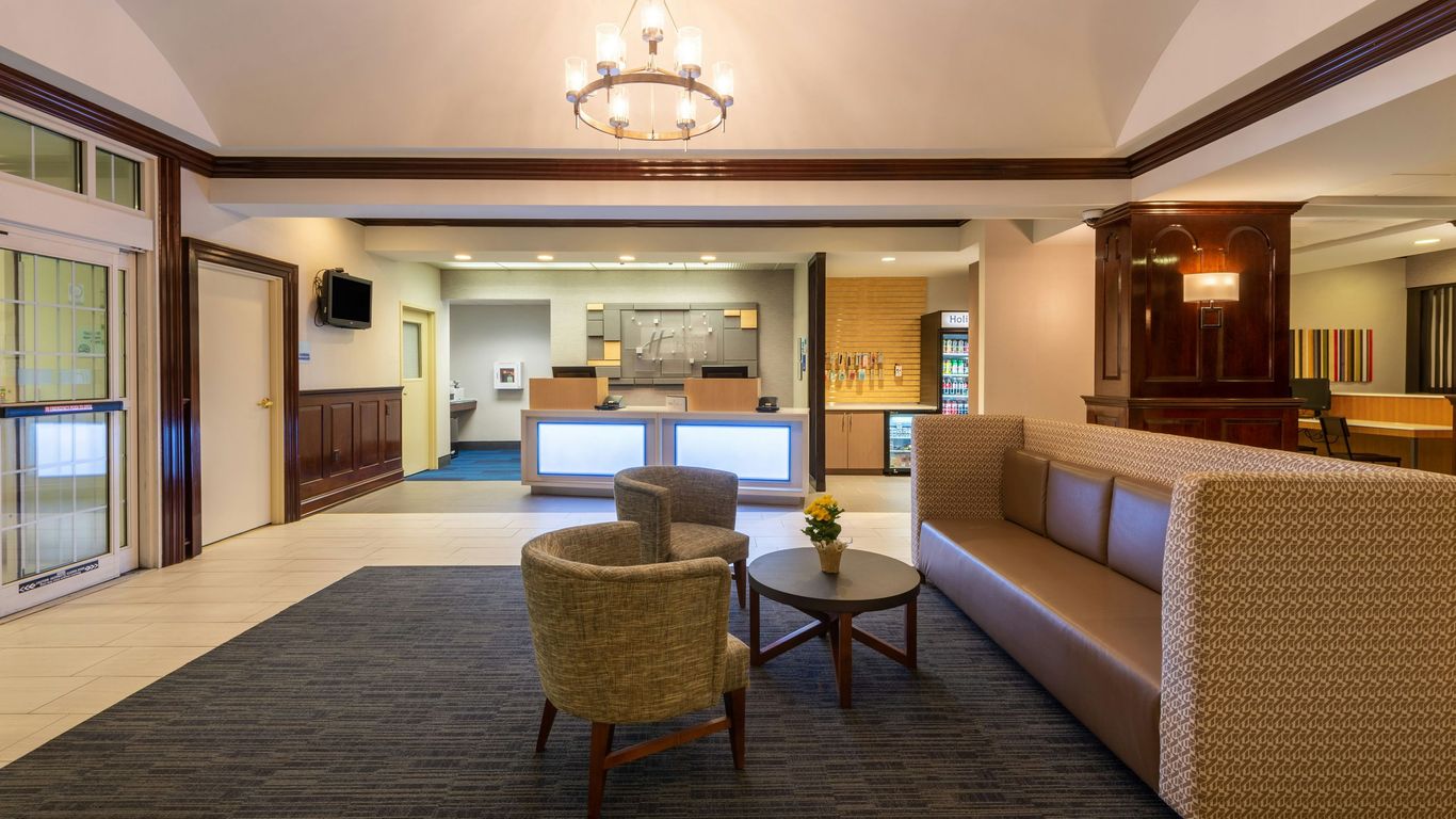 Holiday Inn Express State College @williamsburg Sq By IHG