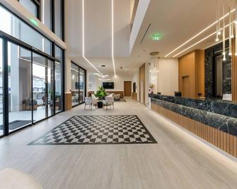 Canadian Hotel - זאקינתוס (עיר) - לובי