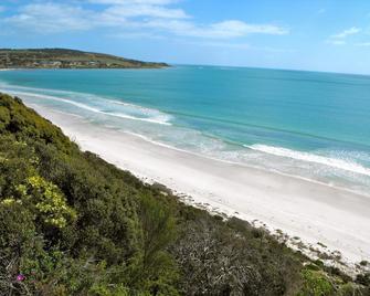a Dune Escape - Kingscote - Pláž