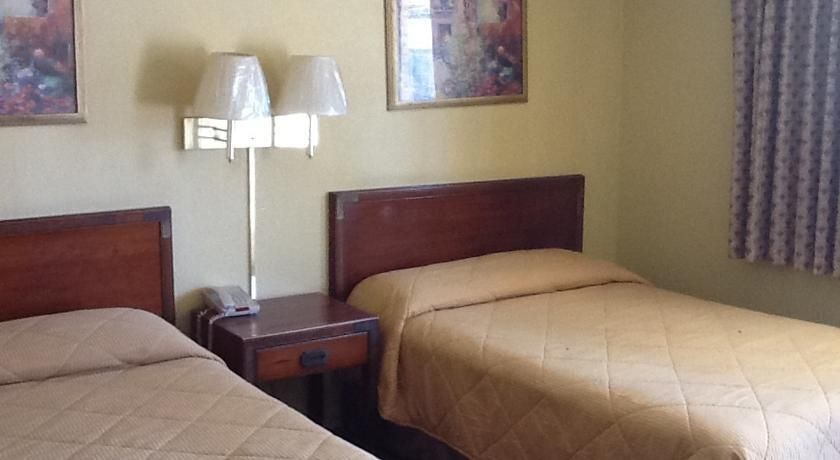 Travelers Motel - ג'קסון - חדר שינה