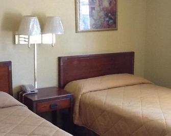 Traveler's Motel - Jackson - Bedroom