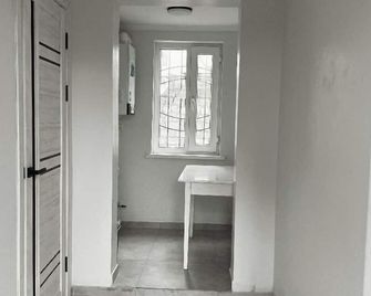 Apricot Lodge - Biskek - Pasillo