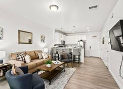 Gabrielle Townhomes - Boise - Living room
