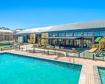 Modern 1 bedroom apartment in Gordons Bay Resort\n - Sir Lowry's Pass - Piscina