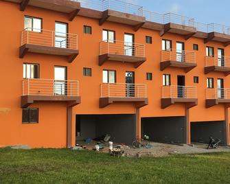 Hôtel Eucalyptus Anan - Bingerville - Building