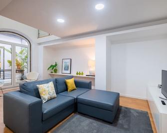 Ponta Delgada Flats - Host & Chill - Ponta Delgada - Huiskamer
