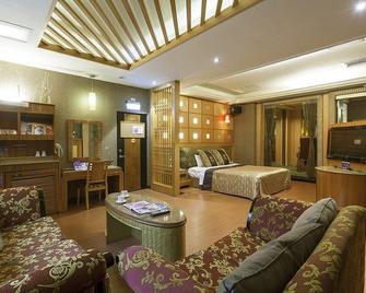 Polaris Motel - Thành phố Cơ Long