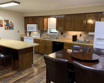 Hernando Retreat! Private, Clean, Spacious and near Hernando Town Square! - Hernando - Kuchyň