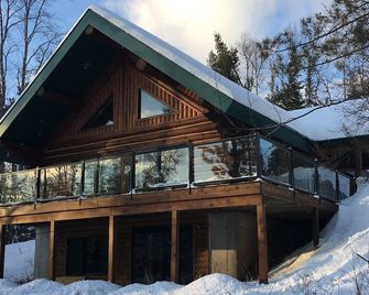 Snowmobilers & Skiers Full Scandinavian Log Home On Private Lake - Mercer - Building