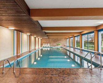 Book2Stay - Retro-Alpin Studio - Laax - Pool