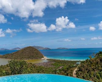 Ocean And Island Views With Spectacular Sunsets And Alfresco Atmosphere - Road Town - حوض السباحة