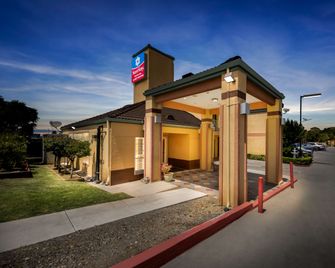 SureStay Plus Hotel by Best Western San Jose Central City - San Jose - Edifício