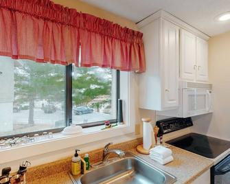 Bromley Village - Clovers 767A - Peru - Cocina