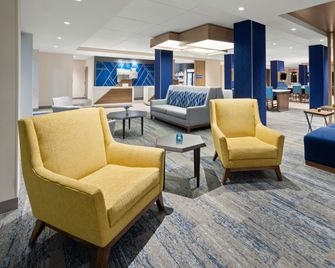 Holiday Inn Express & Suites Waynesboro East By IHG - Waynesboro - Lounge