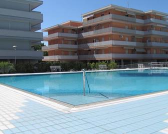 Comfortable and lovely studio - Bibione - Piscina
